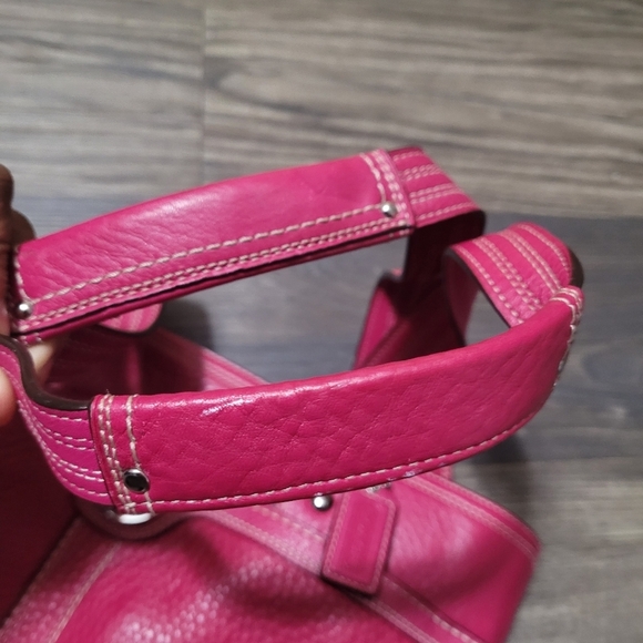 Coach Hampton pebbled leather turn-lock shoulder bag fuchsia pink F13959